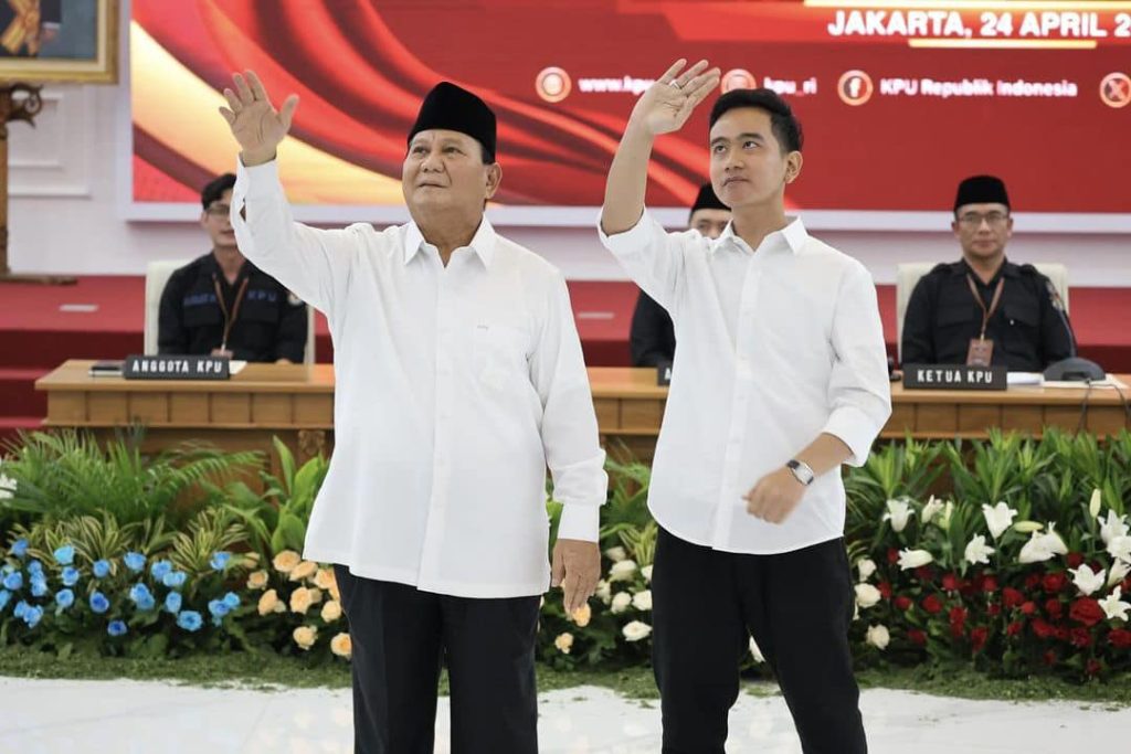 Prabowo dan Gibran di KPU saat penetapan sebagai pemenang Pilpres 2024 (Dok FB Prabowo Subianto)