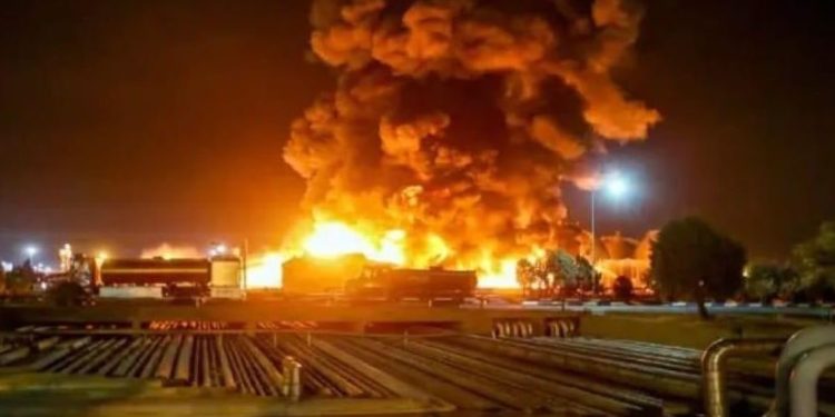 Israel serang balik Iran