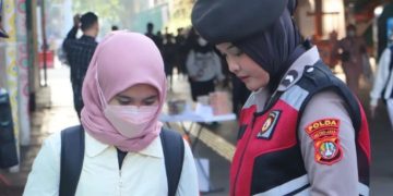 Polri Turunkan Polwan untuk Atasi Kemacetan Mudik Lebaran 2024 di Jabar