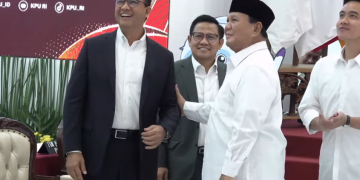 Momen Prabowo dan GIbran dengan Anies dan Muhaimin di KPU (Dok Suaranusantara)