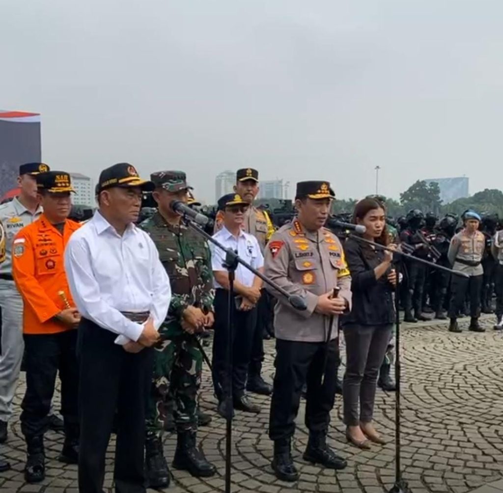Kapolri Listyo Sigit Prabowo Pimpin Apel Operasi Ketupat 2024