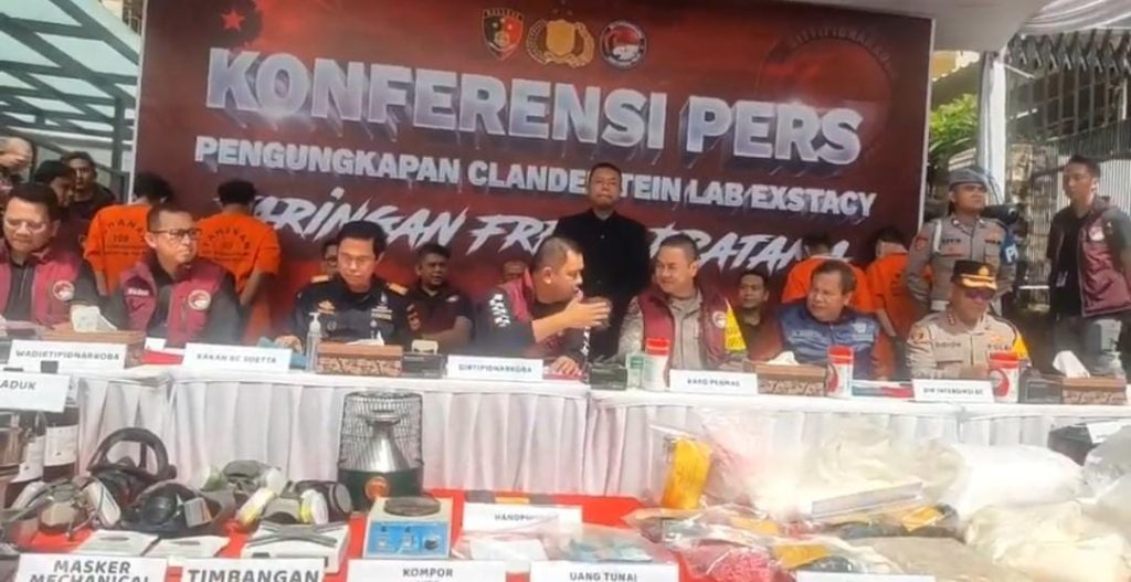 Konferensi Bareskrim Polri terkait sindikat narkoba Fredy Pratama (Dok Suaranusantara)