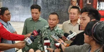 Ketua Harian DPP partai Gerindra, Sufmi Dasco Ahmad saat diwawancarai di Kompleks Parlemen, Senayan, Jakarta Pusat, pada Rabu (17/04/2024). (Ilham/Suaranusantara)