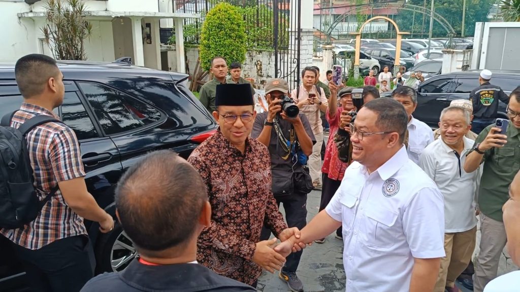 Capres nomor urut 1, Anies Rasyid Baswedan saat menghadiri acara halal bihalal bersama THN AMIN di Jakarta Selatan, pada Minggu (21/04/2024). (Ilham F/ Suaranusantara)