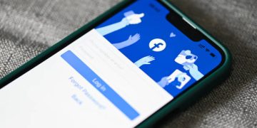 Aplikasi Facebook (istock)