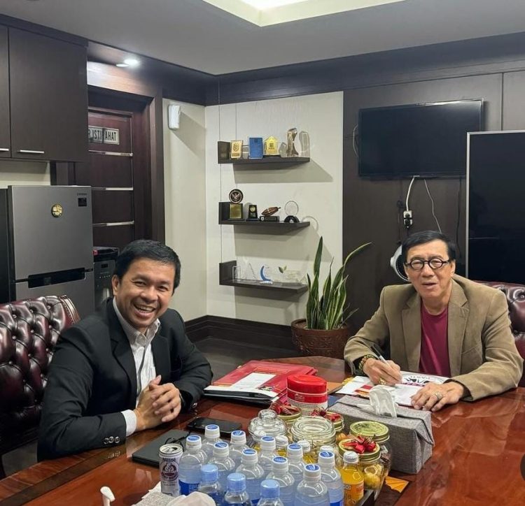 Anggota Komisi XI DPR RI, Marinus Gea dan Menkumham RI, Yasonna H. Laoly (Dok Instagram @marinus_gea)