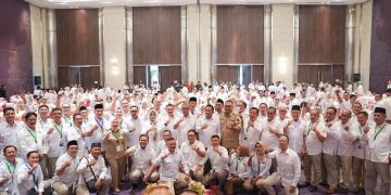 Sekjen Gerindra, Ahmad Muzani dan pengurus Partai Gerindra se-Jawa Barat (Dok Istimewa)