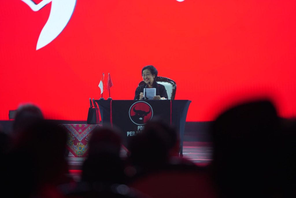 Megawati Soekarnoptri saat pidato di Rakernas PDIP ke 5