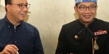 Keakraban dua mantan Gubernur, Anies Baswedan dan Ridwan Kamil saat menikmati bubur ayam di Bandung (instagram @infobandungraya)
