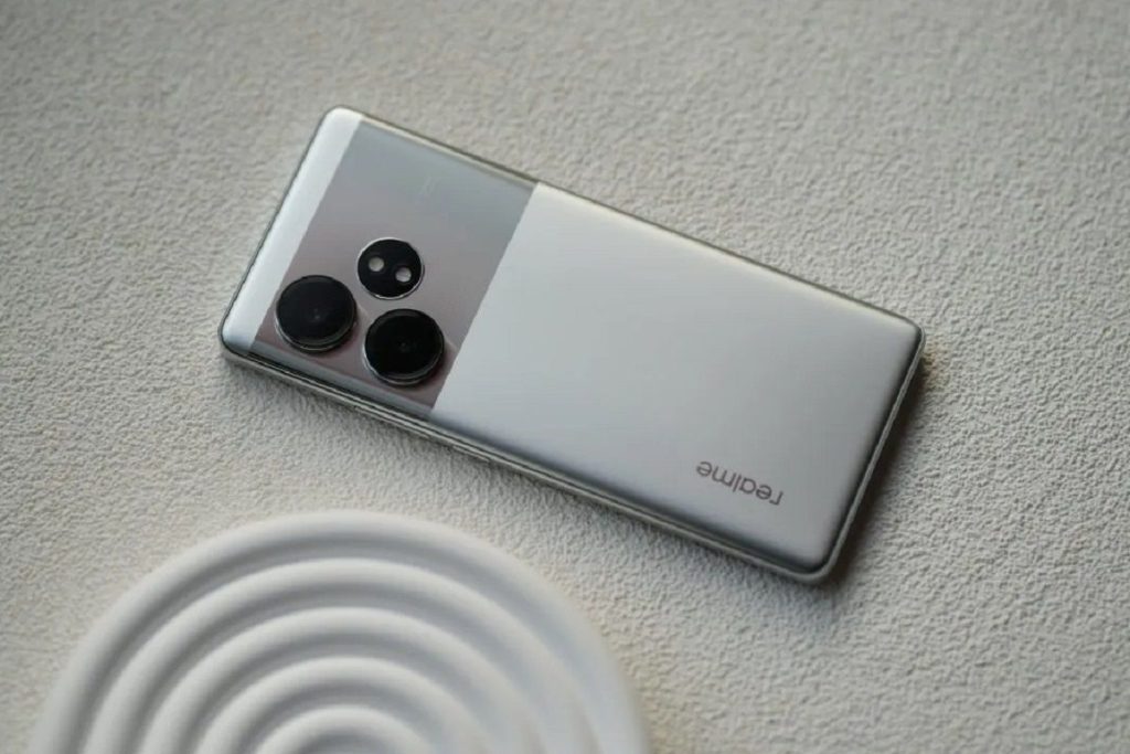Realme GT 6
