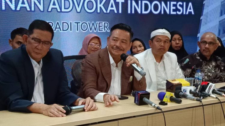 Ketua Peradi, Otto Hasibuan saat Konferensi Pers di Peradi Tower, Jakarta Timur, pada Senin (10/6/2024). (Ilham F/Suaranusantara)