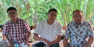 Dede Supriyadi Arief (tengah).(SuaraNusantara/Def)