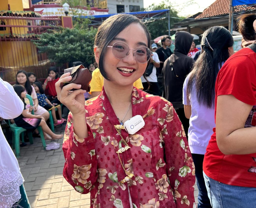Influencer Asal Kota Tangerang Elsa Novias Memamerkan Bakcang, salah satu Makanan yang Menjadi Warisan Budaya Tak Benda Asal dari Kota Tangerang