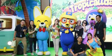 Pororo The Little Penguin di Tangcity Mall : Masyarakat Tangerang Berfoto Bersama Karakter Animasi Pororo The Little Penguin