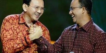 Anies dan Ahok saat sedang perdebatan dalam Pilgub Jakarta 2017 (instagram @rennysutiyoso)