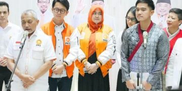 Ketum PSI Kaesang Pangarep dan Presiden PKS Ahmad Syaikhu saat konferensi pers gelar pertemuan pada kemarin sore Senin 8 Juli 2024 (instagram @psi_id)