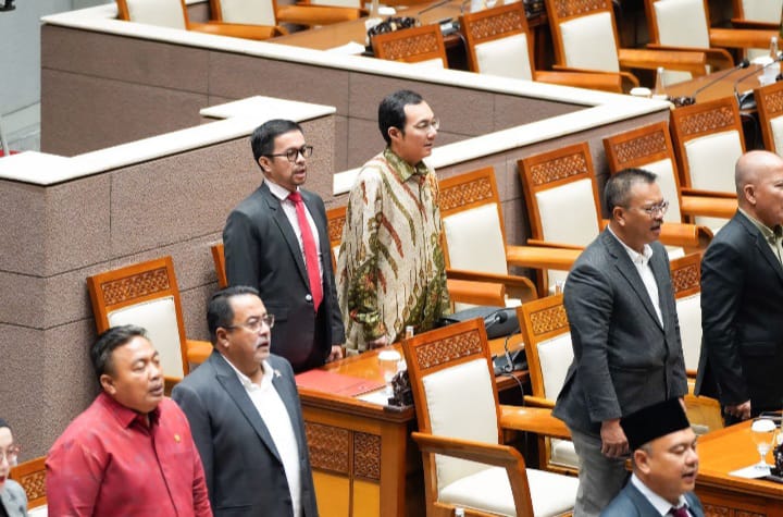 Marinus Gea saat sidang paripurna ke-21 masa Persidangan V Tahun 2023-2024 yang digelar hari ini Selasa 9 Juli 2024 (dok suaranusantara.com