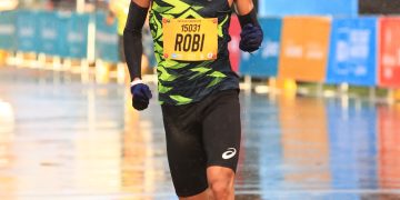 Robi Syianturi Pecahkan Rekor Half Marathon Gold Coast Australia dengan Catatan Waktu Mengesankan