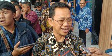 Wakil Ketua Umum PPP, Amir Uskara saat diwawancarai di kantor DPP PAN terkati status Sandiaga Uno di PPP, Jakarta Selatan, pada Rabu (3/7/2024). (Ilham F/Suaranusantara)