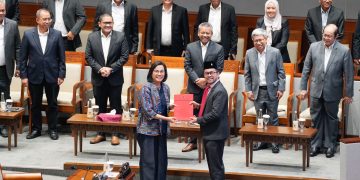 Marinus Gea bersama Menter Keuangan