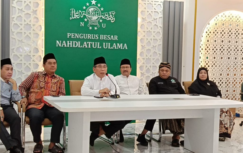 Ketua Umum PBNU, Yahya Cholil Staquf (Gus Yahya) saat konferensi pers di kantor PBNU, Jakarta Pusat, Selasa (16/7/2024). (Ilham F/Suaranusantara)