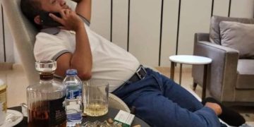 Beredar Foto Bahlil Lahadalia Ditemani Miras Seharga Rp30 Juta