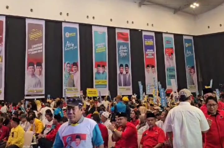 Suasana acara deklarasi Airin Ade di Hall 1 ICE BSD Tangerang hari ini Minggu 25 Agustus 2024 (dok suaranusantara.com)