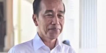 Jokowi di tengah DPR panas sibuk berkantor di Istana dari pagi sampai sore (instagram @jokowi)