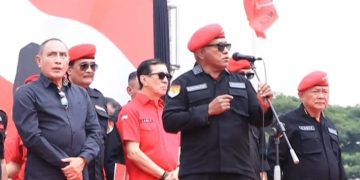 Komarudin Watubun Ketua DPP PDI Perjuangan saat mengumumkan pengusung Edy Rahmayadi di Pilgub Sumut 2024 (instagram @edy_rahmayadi)