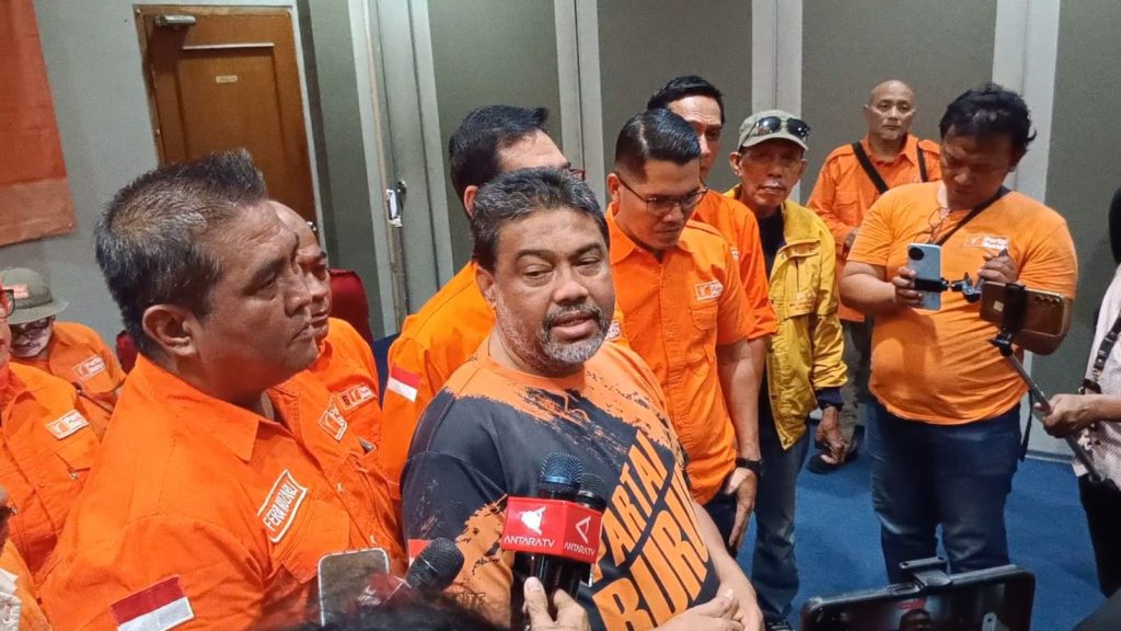 Presiden Partai Buruh, Said Iqbal saat diwawancarai di Jakarta Pusat, pada Jum'at (23/8/2024). (Ilham F/Suaranusantara)