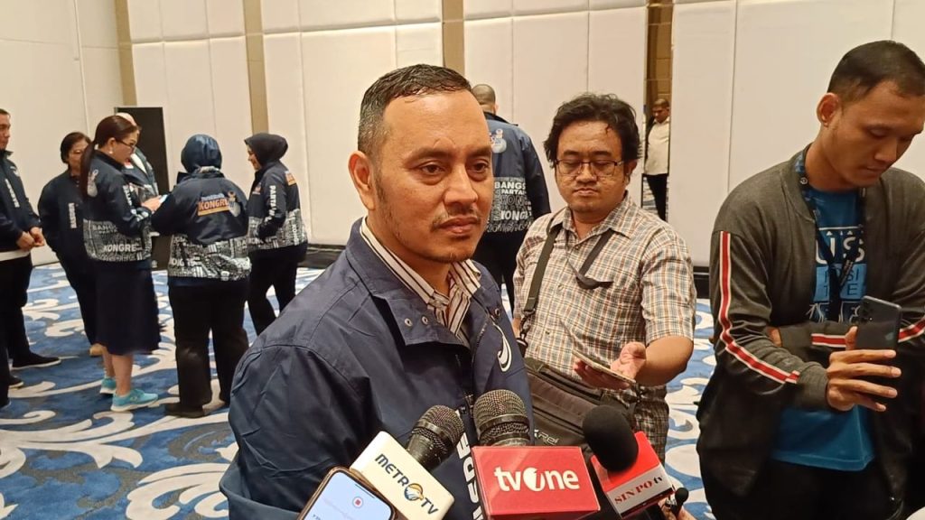 Ketua DPP partai NasDem, Willy Aditya saat diwawancarai di NasDem Tower, Jakarta Pusat, pada Jum'at (23/8/2024). (Ilham F/Suaranusantara