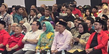 Airin Ade duduk berdampingan untuk deklarasi cagub cawagub di Pilgub Banten 2024 (dok suaranusantra.com)