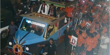 Pramono Anung-Rano Karno naik oplet besar perjalanan menuju KPUD untuk ambil nomor urut paslon (instagram @pram.doel)