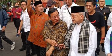 Rano Karno saat bertemu dengan mantan gubernur DKI Jakarta 2007-2012, Fauzi Bowo (Foke) di Museum MH Thamrin, Jakarta Pusat, pada Selasa (3/9/2024). (Ilham F/Suaranusantara)