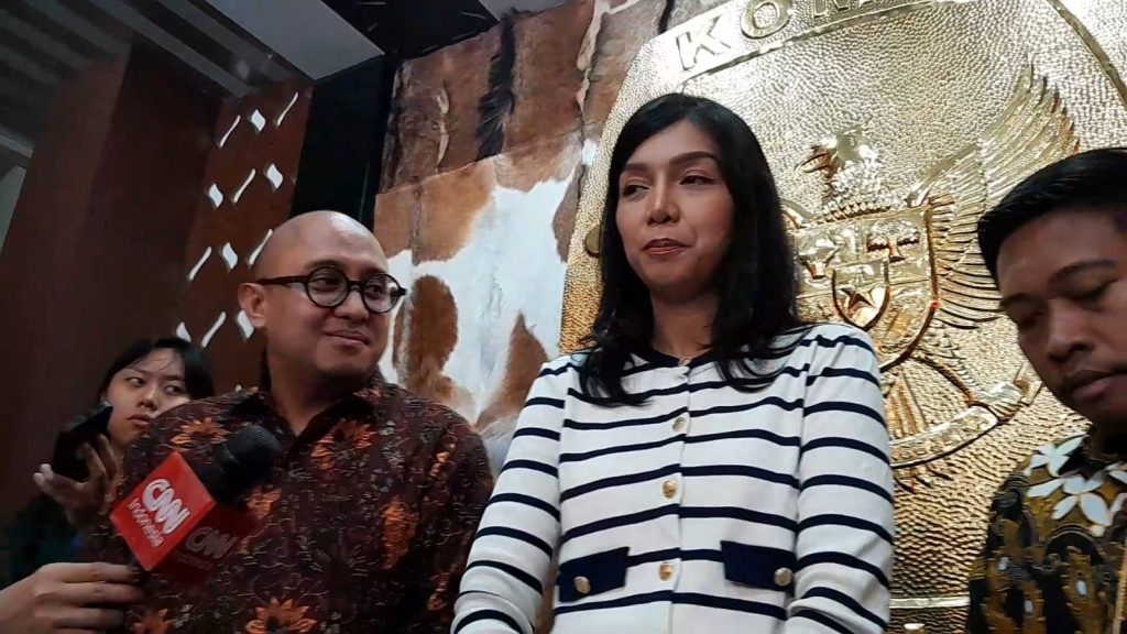 Anggota KPU DKI Jakarta, Astri Megatari saat diwawancarai di kantor KPU DKI Jakarta, Jakarta Pusat, Jum'at (13/09/2024). (Ilham F/Suaranusantara).