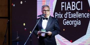 Budiarsa Sastrawinata Dapat Penghargaan Kategori Kemajuan Infrastruktur & Industri di Nawacita Award 2024