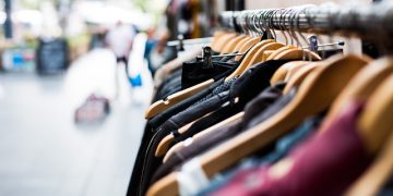 Tips Thrifting: Cara Cerdas Belanja Barang Bekas Berkualitas