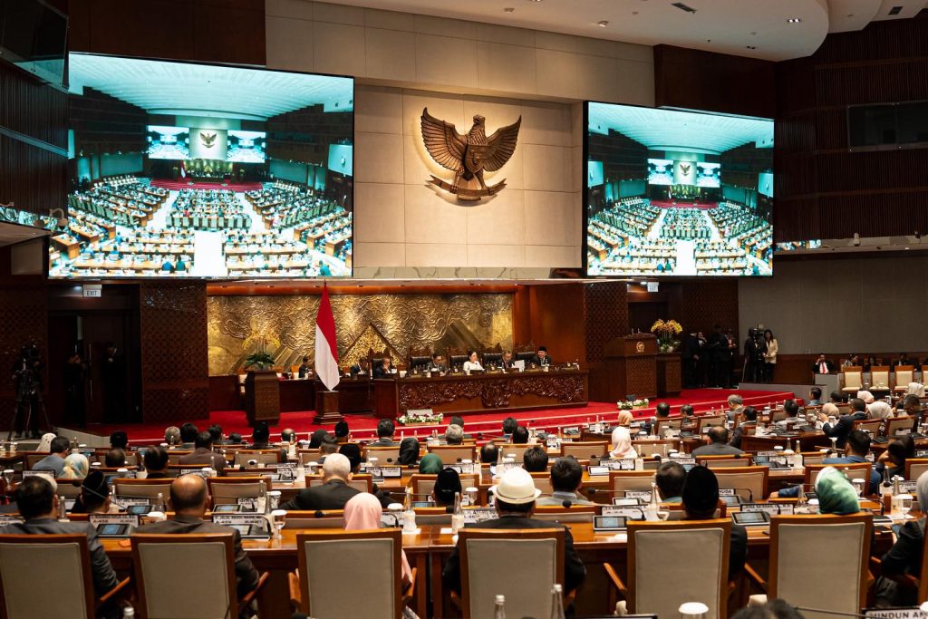 Puan Maharani dan suasana gedung DPR RI saat DPR RI menyetujui penambahan Alat Kelengkapan Dewan (Dok FB/Puan Maharania)