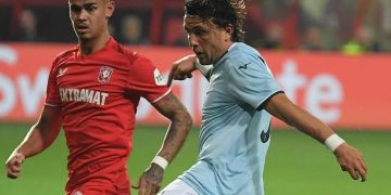 Mees Hilgers Gagal Selamatkan FC Twente dari Kekalahan atas Lazio