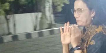 Sri Mulyani Menkeu pada Senin malam 14 Oktober 2024 menyambangi kediaman Prabowo (instagram @nixnews.id)
