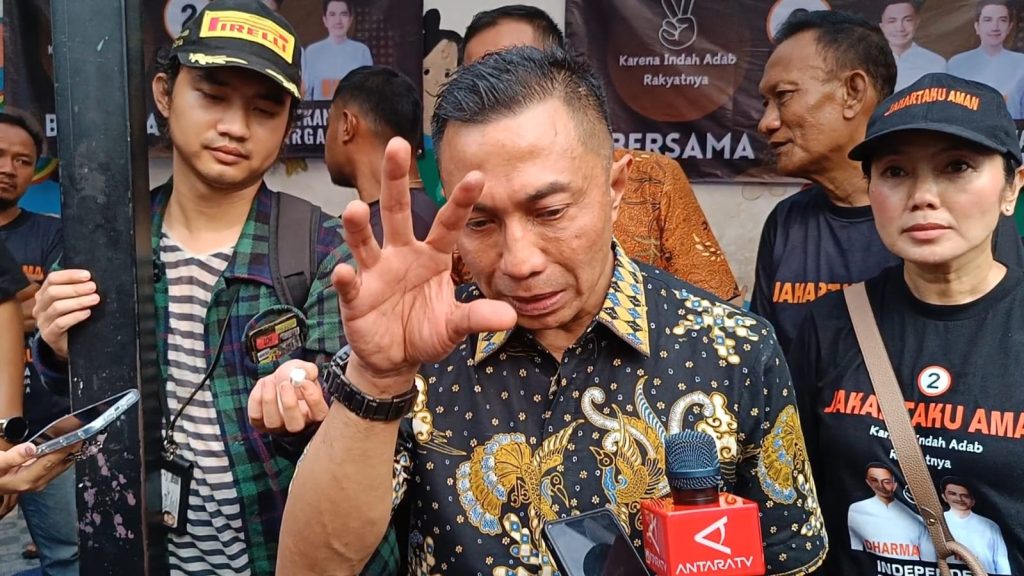 Cagub Jakarta nomor urut 2, Dharma Pongrekun saat diwawancarai di Jakarta Timur, pada Rabu (2/10/2024). (Ilham F/Suaranusantara).