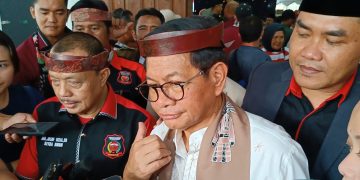 Calon gubernur Jakarta nomor urut 3, Pramono Anung saat diwawancarai di wilayah Jakarta Timur, pada Rabu (16/10/2024). (Ilham F/Suaranusantara).