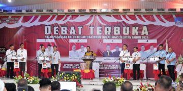 Calon Bupati Nias Selatan 2024 saat debat terbuka (Dok ist)