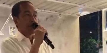 Jokowi saat menyatakan dukungan untuk Ridwan Kamil di Pilgub Jakarta 2024. Dukungan itu dideklarasikan di Kafe Kaizen Heritage, Cempaka Putih, Kemayoran, Jakarta Pusat (instagram @satusuaraexpress.official)