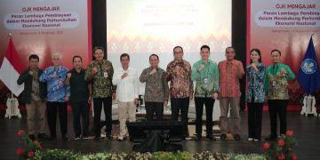 OJK mengajar di Universitas Lambung, Mangkurat, Banjarmasin (dok suaranusantara.com)