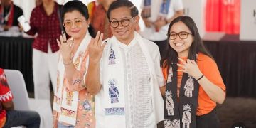 Pramono Anung usai mencoblos di TPS 046 di Cipete Selatan bersama istri dan anaknya (instagram @pramonoanunw)
