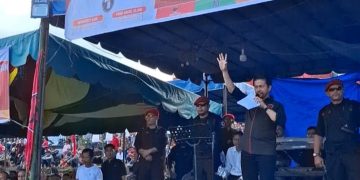 Marinus Gea saat orasi politik di kampanye akbar pasangan cabup Kab Nias Selatan Sokhiatulo-Yusuf (Dok ist)