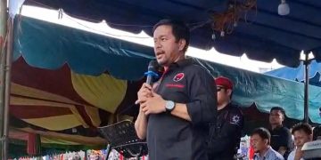 Marinus Gea saat orasi politik di kampanye akbar pasangan cabup Kab Nias Selatan Sokhiatulo-Yusuf (Dok ist)