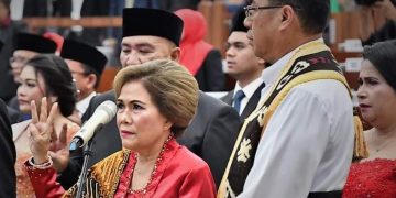 Yustina Repi saat dilantik jadi anggota DPRD Sumater Utara (Dok ist)