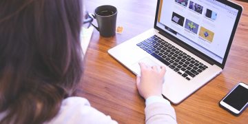 Cara Split Screen di Windows, Mudah dan Cepat